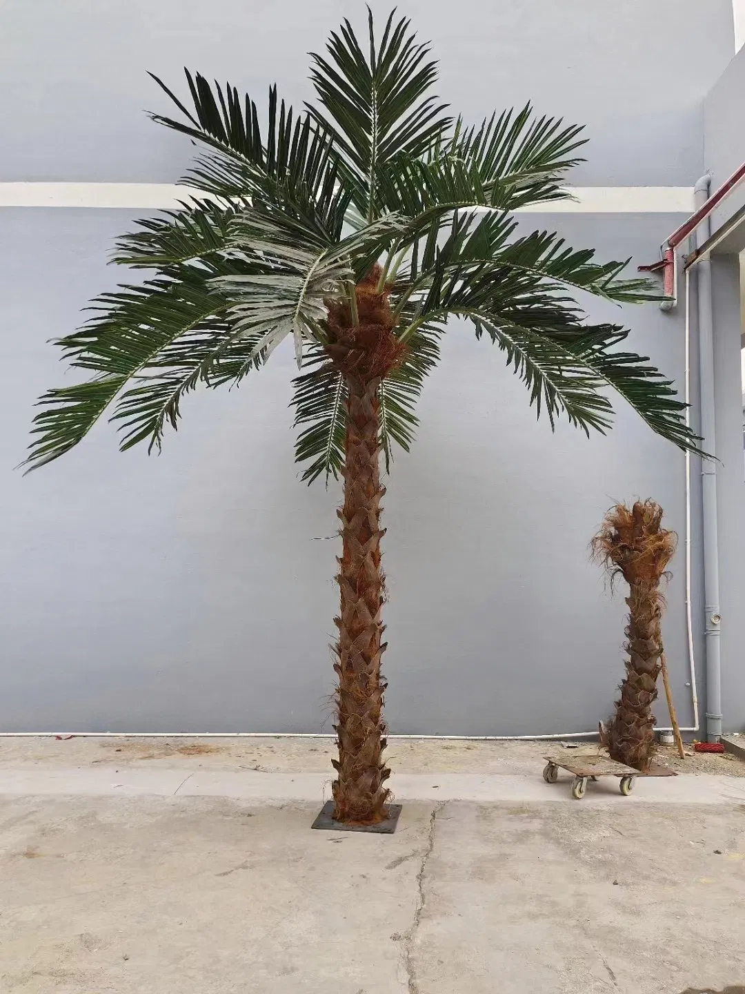 Landscaping Artificial Palm Tree Fiberglass Artificial Indoor Outdoor Decorative Coconut Palm Trees
